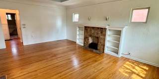Beautiful 2 bed 1 bath home in University Heights Gallery 3