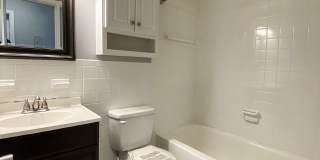 Maple Eastlake Apartments Gallery 7