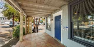AVAILABLE AUGUST: Prime Location - 3 BR / 1 BA home located in Downtown and Walk to UT Gallery 5