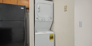 Charming Top-Floor Studio in Aurora with Private Patio & In-Unit Laundry Gallery 8