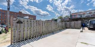 1825 LIGHT Street Gallery 32