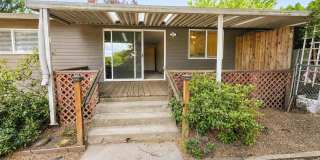 Charming Gresham Gem on a Quiet Cul-de-Sac – Attached Garage & Convenient Location! Gallery 25