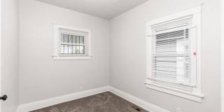 Charming Renovated 2 Bedroom Bungalow Gallery 22
