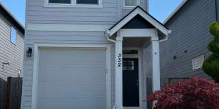 Newer Home in the Newberg Riverfront Development Gallery 1