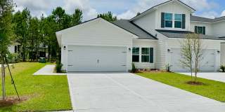 Townhouse with amenity packed neighborhood... Gallery 1