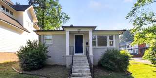 Charming Two Bedroom Duplex in Commonwealth Park! Gallery 1
