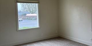 4Bd/1Ba Two Story House - Available to View! Gallery 12