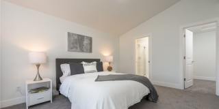 Contemporary rambler in Kent Station! Gallery 12