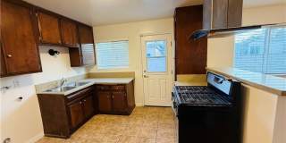 5250 La Madera Avenue Gallery 6