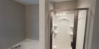 **OFFERING REFUNDABLE APPLICATION FEES** Fantastic 3BD, 2.5BA North Raleigh Townhome with Fenced Backyard in an HOA Community with Premier Amenities Gallery 17