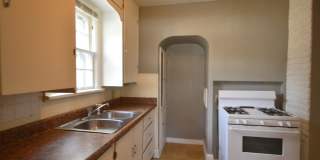 2 Bedroom 1 Bathroom House with a Fenced-in Yard! Gallery 1
