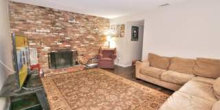 Great 2 Bedroom 1 Bath Gallery 4