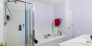 Room in 3 Bedroom Home at Ivory Run Way Gallery 9
