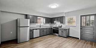 Stunning 3 bed, 2 bath home in East Hills available August 1! Gallery 1