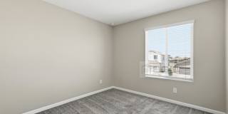 17851 W Daley Ln Gallery 28