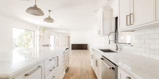 Beautiful Home in Nichols Hills + 3 bedrooms Gallery 10