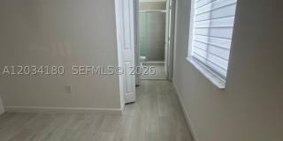 705 SE 13th St Cir Gallery 33