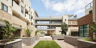 Santal Thousand Oaks Gallery 21