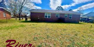 3-bedroom home with spacious yard for rent now! Gallery 15