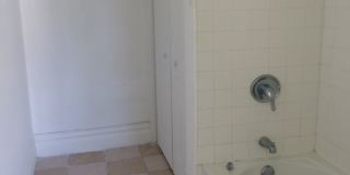 Large 2 Bedroom 1 Bath in MT Washington Gallery 6