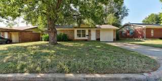 208 W Shadywood Drive Gallery 2