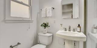 852 11th St Gallery 27