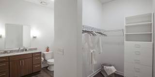 20 Midtown Gallery 19