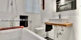 400 NE 86th St Gallery 20