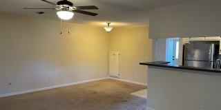 Foxchase Subdivision! END UNIT CLOSE TO COMMUNITY POOL Gallery 6