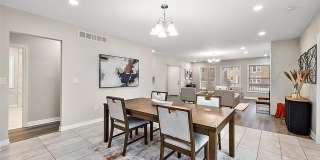 2080 Gladstone, Unit 1 Street Gallery 7