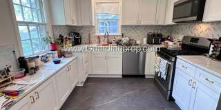 St Louis Park Single Family Home, Fenced Yard, Dishwasher, 1 Car Garage Gallery 3