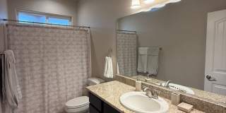 Fully Furnished 4 Bedroom 3 Bathroom Home Gallery 9