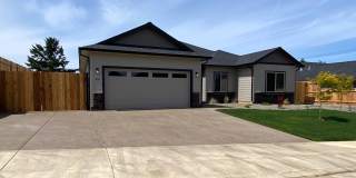 ~Beautiful Brand New Home in Sutherlin~ Gallery 1