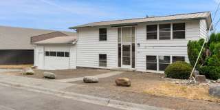 Spacious & Central: 1,900 Sq. Ft. Bremerton Home with Large Workshop Gallery 3