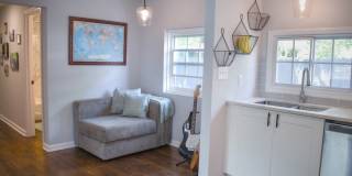 Beautiful 2 bedroom duplex in downtown Raleigh Available Early August! Gallery 8