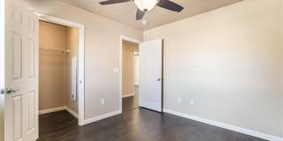 5282 Ledgewood Creek Avenue Gallery 10