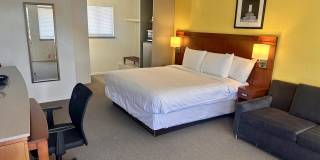3200 West Lakeshore Court Gallery 1