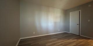 Tarzana Five Apartments Gallery 82