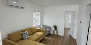 818 1/2 E. 87th Pl. Gallery 1