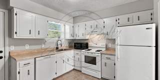 ONE MONTH FREE RENT: Two Bedroom Duplex in Hermitage with Back Deck! ONE MONTH FREE RENT: Two Bedroom Duplex in Hermitage with Back Deck! Gallery 1