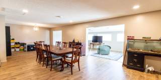 6 Bedroom 3.5 Bathroom Tri-Level Home In Tempe close to ASU Gallery 15