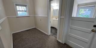 Adorable 2 Bedroom 1 Bathroom Gallery 7