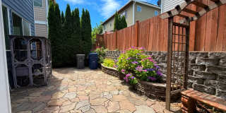 Spacious 4-Bed Home with Loft & Covered Patio in North Creek Gallery 27