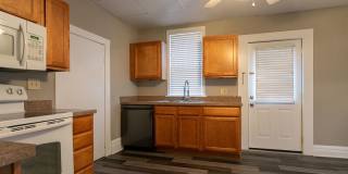 1512 Indianola Ave Gallery 3