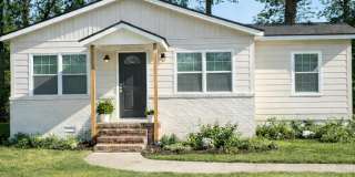 2621 Village Green Lane Gallery 1