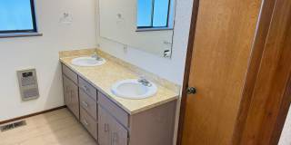 Well-kept house in desirable Thurston neighborhood! Gallery 34