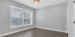 4827 S Saint Lawrence Avenue Gallery 18