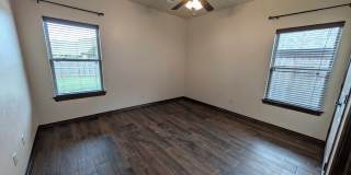 3 Bed Plus Study in Mustang Schools Gallery 20