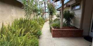 Charming single-story home Gallery 4