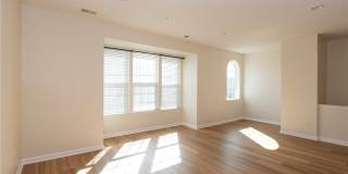 1719 St Johns Ln Gallery 9